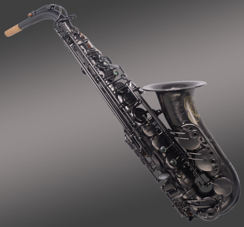 黑镍中音萨克斯