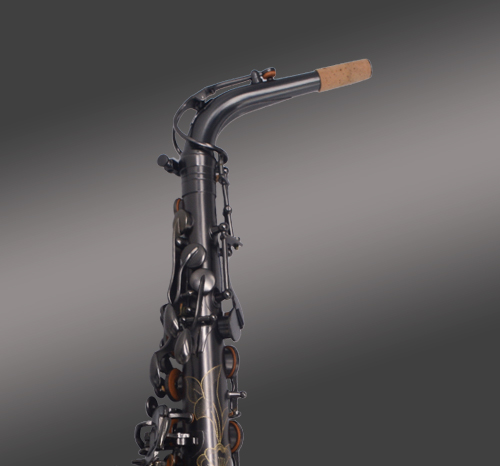 黑镍中音萨克斯