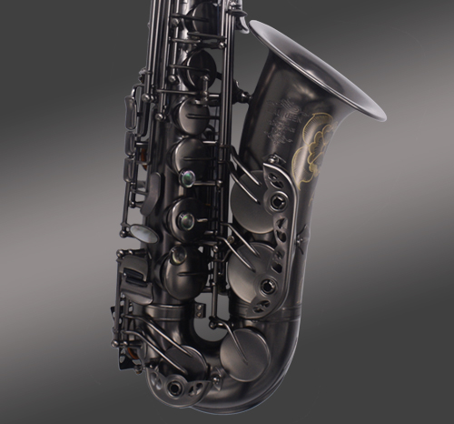 黑镍中音萨克斯