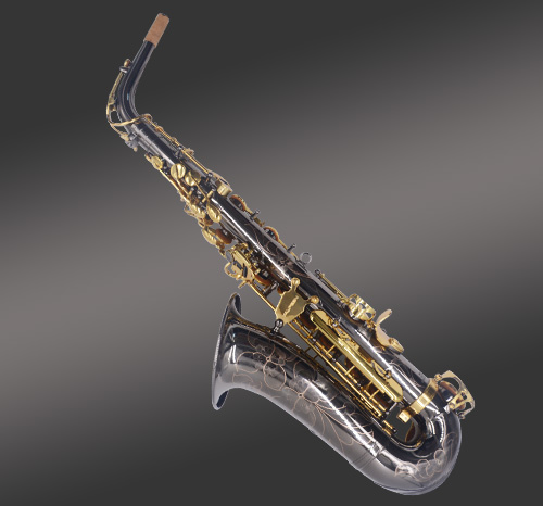 通过呼气的强弱控制萨克斯发音的方法