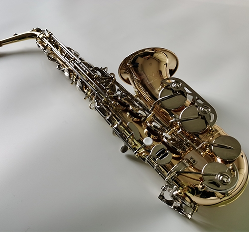 初学者如何正确选购中音萨克斯品牌