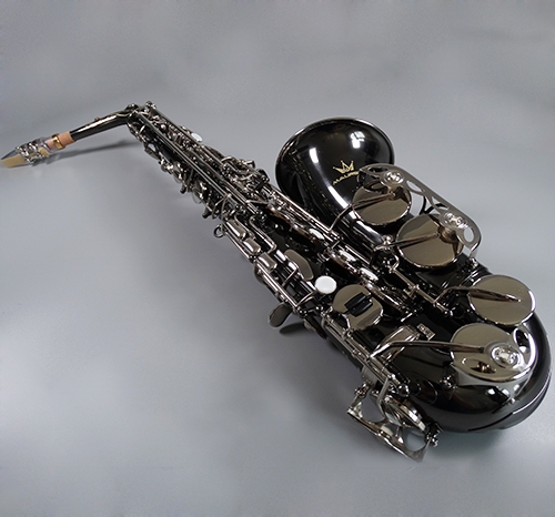 初学萨克斯买什么调的好？降e调中音萨克斯！